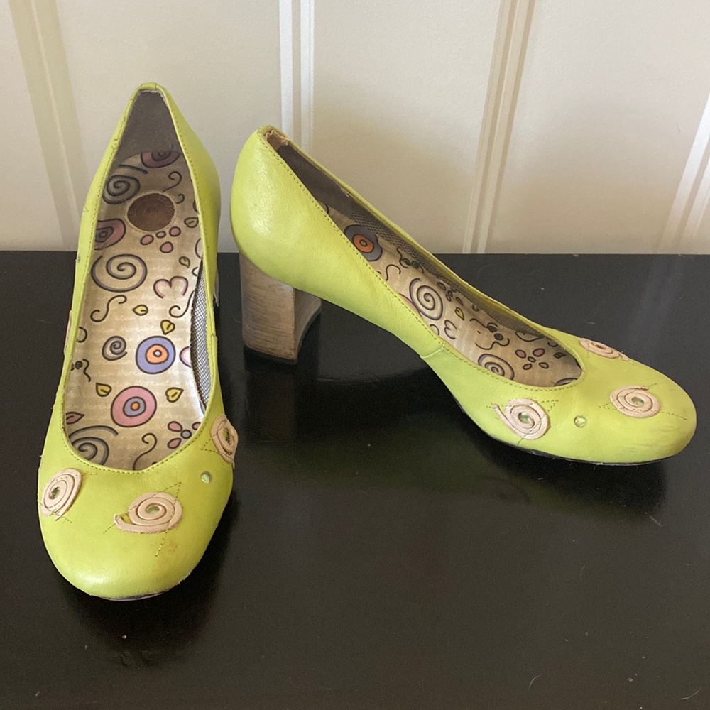 MORENATO Lime green funky heels.  Super comfortable with cool tan swirl details.